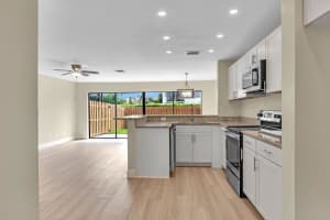 8025 NW 29th St, Sunrise, FL 33322 Sold 10/02/23