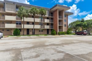 3051 NW 46th Ave 109, Lauderdale Lakes, FL 33313 Sold 11/16/23