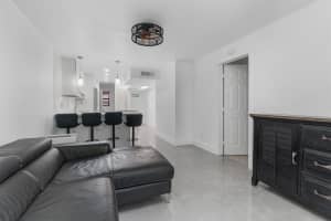 2920 NE 8th Ter 205, Oakland Park, FL 33334 Sold 10/11/23