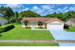 204 Bobwhite Rd, Royal Palm Beach, FL 33411 Sold 09/25/23