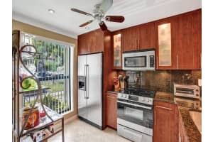 3024 S Oakland Forest Dr APT 3101, Oakland Park, FL 33309, Sold 10/20/23