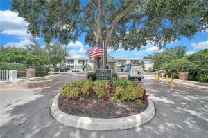 6473 Bay Club Dr 2, Fort Lauderdale, FL 33308 Sold 10/20/23