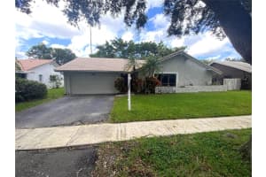 10209 NW 7th Ct, Plantation, FL 33324 Sold 01/12/24