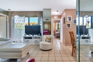 11800 SW 18th St 408, Miami, FL 33175 Sold 10/17/23