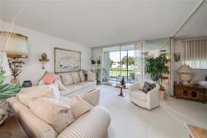700 S Hollybrook Dr 207, Pembroke Pines, FL 33025 Sold 03/12/24