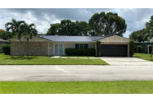 5714 S Bayberry Ln, Tamarac, FL 33319 Sold 10/30/23