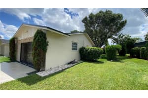 5714 S Bayberry Ln, Tamarac, FL 33319 Sold 10/30/23