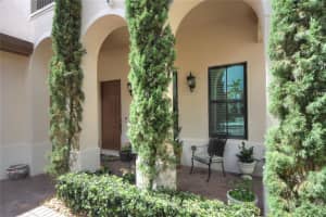 8524 NW 37th Ct, Pembroke Pines, FL 33024 Sold 12/19/23