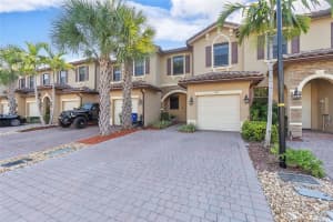2718 NW 55th Ave 2718, Margate, FL 33063 Sold 11/30/23