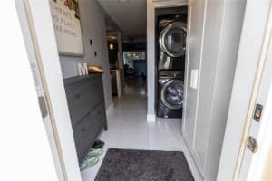 7875 Dixie Beach Circle 7875, Tamarac, FL 33321 Sold 10/13/23