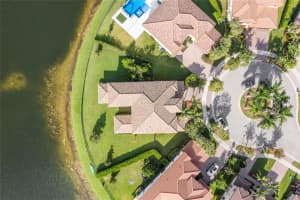 8750 Lakeview Dr, Parkland, FL 33076 Sold 10/02/23