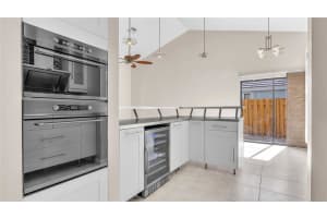 10321 NW 18th Dr, Plantation, FL 33322 Sold 12/05/23