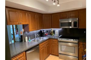 3909 N Ocean Blvd 313, Fort Lauderdale, FL 33308 Sold 12/15/23