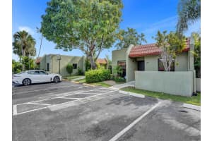 139 SE 7th St, Deerfield Beach, FL 33441 Sold 10/24/23