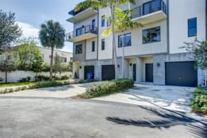 548 SE 1st Cir, Pompano Beach, FL 33060 Sold 11/08/23