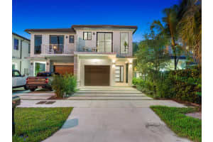 422 SW 9th St, Fort Lauderdale, FL 33315 Sold 11/27/23