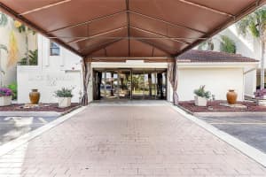 106 Lake Emerald Dr 414, Oakland Park, FL 33309 Sold 09/28/23