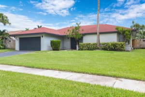 10244 SW 49th Mnr, Cooper City, FL 33328 Sold 01/18/24