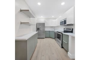 119 NE 19th Ct 116G, Wilton Manors, FL 33305 Sold 10/26/23