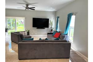 5940 S Sable Cir, Margate, FL 33063 Sold 10/05/23