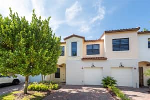 20944 NW 1st St, Pembroke Pines, FL 33029 Sold 11/01/23