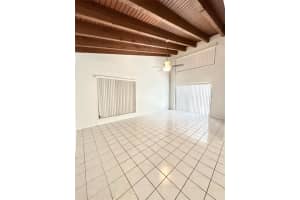 1000 NW 97th Ave 211, Pembroke Pines, FL 33024 Sold 12/12/23