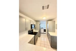 1000 NW 97th Ave 211, Pembroke Pines, FL 33024 Sold 12/12/23