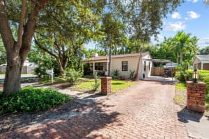 900 SW 9TH TER, Fort Lauderdale, FL 33315 Sold 10/19/23