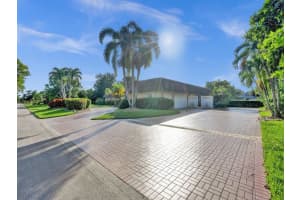 5305 Woodlands Blvd, Tamarac, FL 33319 Sold 10/19/23