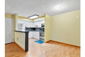 18905 NW 62nd Ave 102, Hialeah, FL 33015 Sold 10/06/23