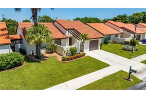19 Columbia Ct, Deerfield Beach, FL 33442 Sold 11/10/23