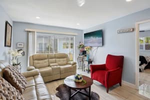 1041 NW 45th St 5, Deerfield Beach, FL 33064 Sold 12/13/23