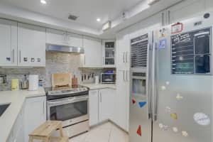 401 SE 10th St 107, Dania Beach, FL 33004 Sold 01/05/24