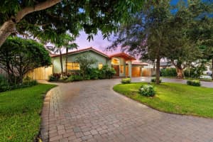 2501 SE 9th St, Pompano Beach, FL 33062 Sold 01/19/24