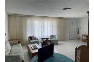 9205 NW 73rd street, Tamarac, FL 33321 Sold 12/14/23