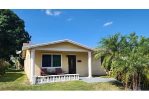 4715 NW 44th St, Tamarac, FL 33319 Sold 01/26/24