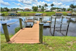 2600 SW River Shore Dr, Port St Lucie, FL 34984 Sold 12/26/23
