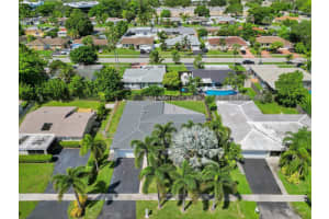 8107 NW 74th Ave, Tamarac, FL 33321 Sold 12/06/23