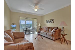 5041 W Oakland Park Blvd 304, Lauderdale Lakes, FL 33313 Sold 11/21/23
