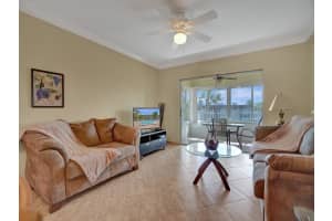 5041 W Oakland Park Blvd 304, Lauderdale Lakes, FL 33313 Sold 11/21/23