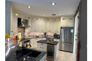 8264 S Lake Forest Dr, Davie, FL 33328 Sold 01/16/24