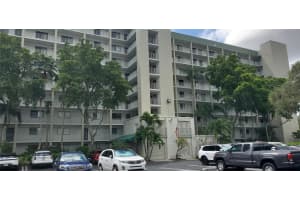 2240 N Cypress Bend Dr 204, Pompano Beach, FL 33069 Sold 11/10/23