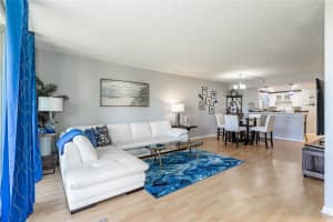 9200 N Hollybrook Lake Dr 210, Pembroke Pines, FL 33025 Sold 04/12/24