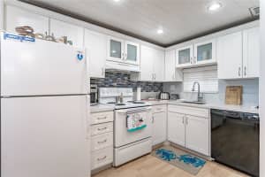 9200 N Hollybrook Lake Dr 210, Pembroke Pines, FL 33025 Sold 04/12/24