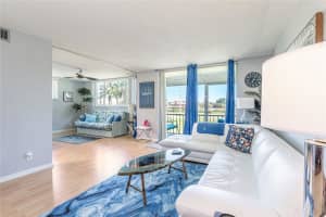 9200 N Hollybrook Lake Dr 210, Pembroke Pines, FL 33025 Sold 04/12/24