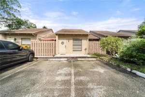8189 SW 24th St 8189, Davie, FL 33324 Sold 11/03/23
