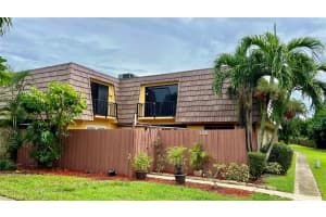 993 Springdale Cir 993, Palm Springs, FL 33461 Sold 10/26/23