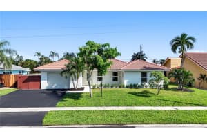 943 SW 4th St, Boca Raton, FL 33486 Sold 02/14/24