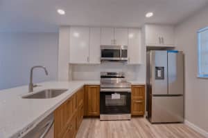 351 Cambridge Rd 206, Hollywood, FL 33024 Sold 11/20/23