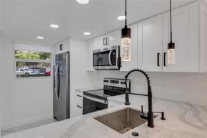 118 ROYAL PARK DR 1B, Oakland Park, FL 33309 Sold 11/14/23